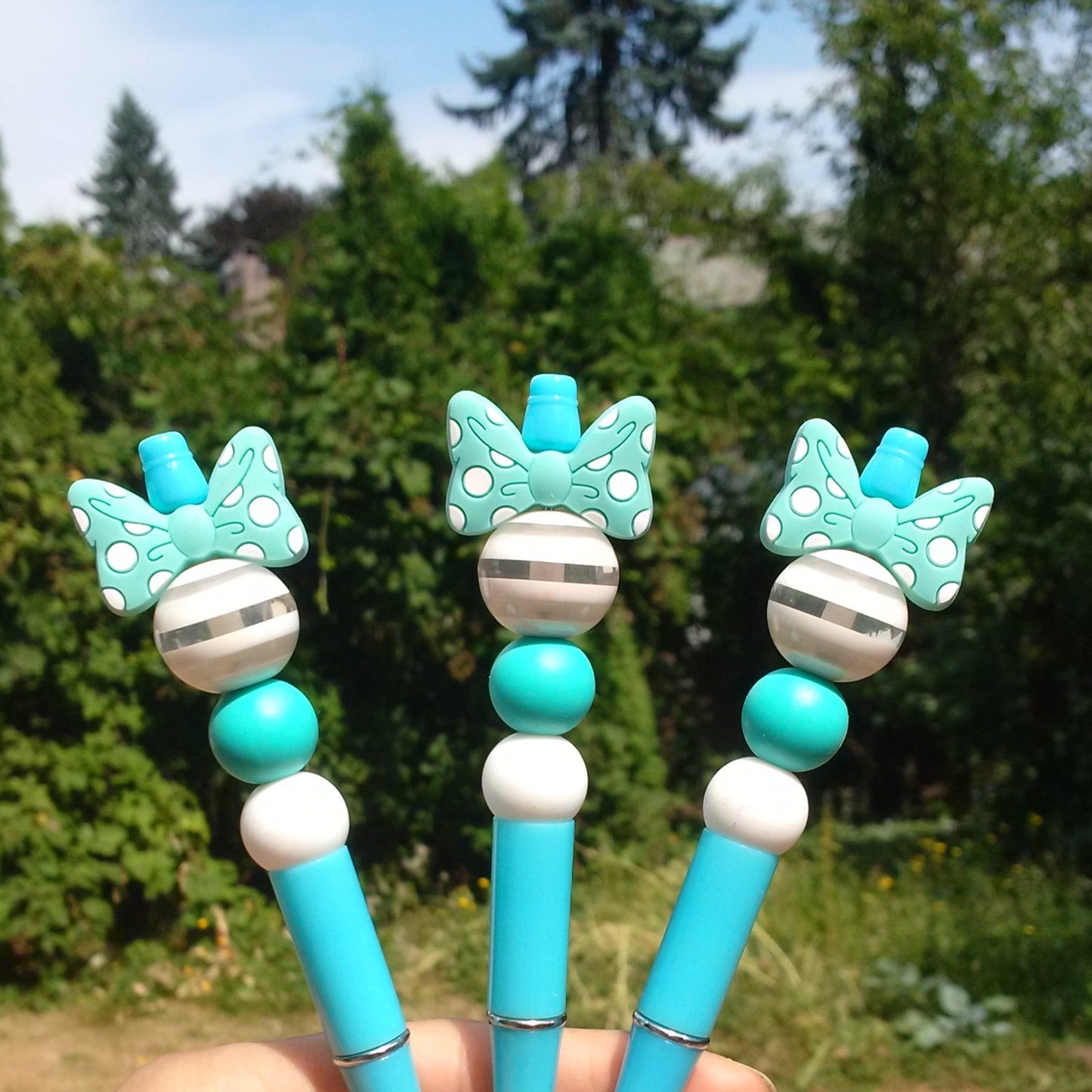 Tazzling Teal Bowtie Beaded Pen